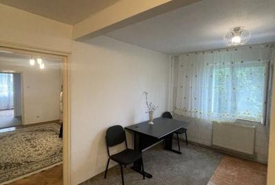 Apartament cu 2 camere semidecomandat, mobilat în Săsar