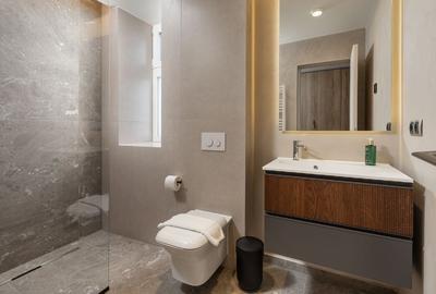 Apartament cu 3 camere decomandat, mobilat în Tractorul - 4