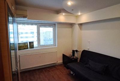 Apartament cu 3 camere semidecomandat, mobilat în 13 Septembrie - 4