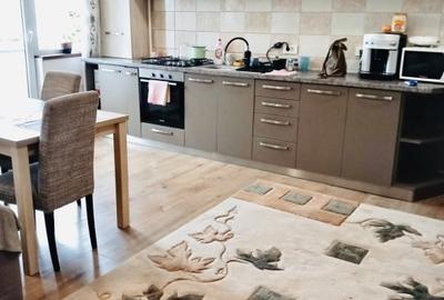 Apartament pe strada Ioan Rus , 3 camere , balcon - 1