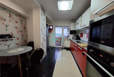 Apartament cu 3 camere decomandat, mobilat în Tractorul - 9