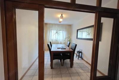 Apartament cu 4 camere decomandat în Crângași