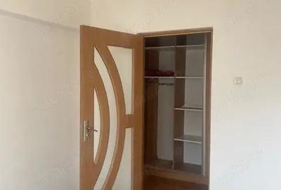 Apartament cu 3 camere semidecomandat în Central - 18