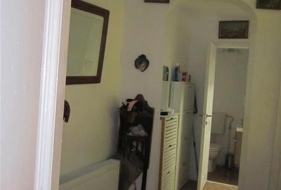 Casă cu 3 camere în Central - 2