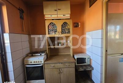 Apartament cu 2 camere nedecomandat în Țiglari