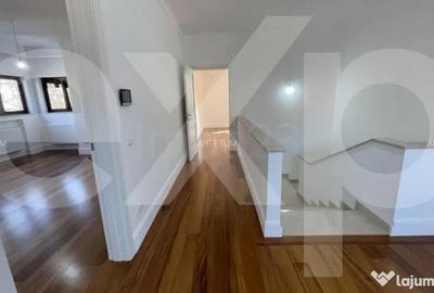 Casă cu 7 camere cu Teren 500 Mp în Capitale - 3