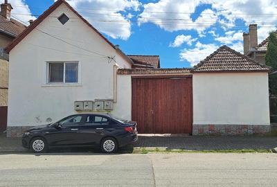 Casă cu 3 camere cu Teren 479 Mp în Central