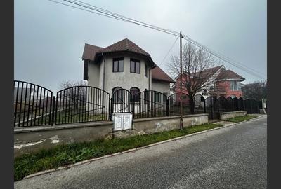 Vila eleganta de inchiriat, locatie excelenta - 3