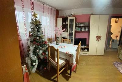 Apartament cu 3 camere semidecomandat în Central - 10