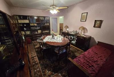 Apartament cu 3 camere decomandat în Micro IV