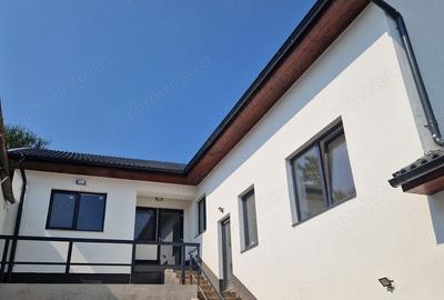 Casă cu 6 camere în Central - 1