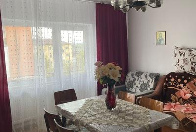 Apartament cu 3 camere decomandat în Central - 2