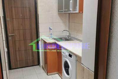 Garsonieră semidecomandată în CET - 4