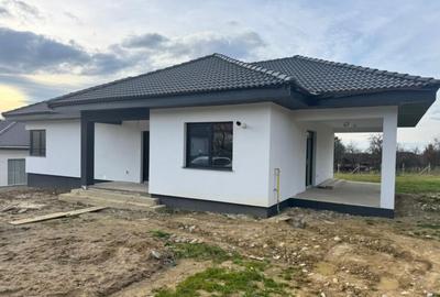 Casă cu 4 camere cu Teren 812 Mp în Satu Nou de Jos - 13