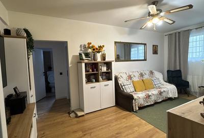 Apartament cu 3 camere semidecomandat în Titan