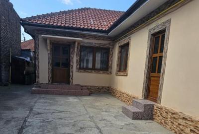 Casă cu 3 camere cu Canalizare în Brătianu - 3