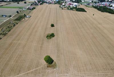 Teren de 10098 mp, în Central - 4