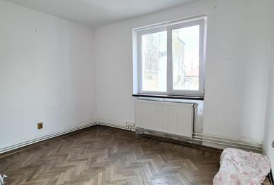 Apartament cu 3 camere decomandat în P-ța Ovidiu - 3