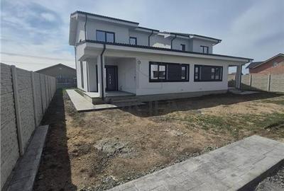 Duplex cu 4 camere cu Canalizare în Aeroport - 4