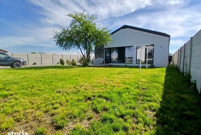 Casă cu 4 camere cu Teren 500 Mp în Corbeanca