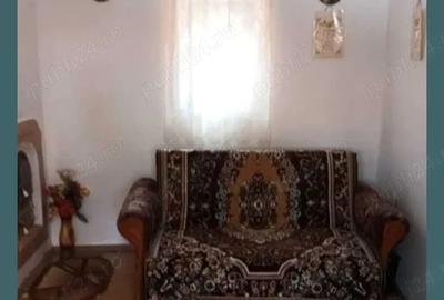 Casă cu 3 camere cu Teren 300 Mp în Central - 2