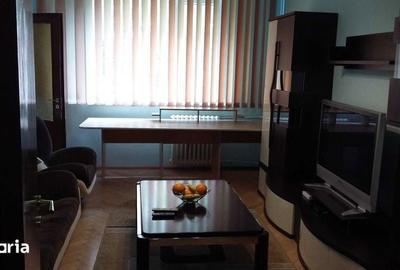 Apartament cu 3 camere decomandat în Rovine - 2