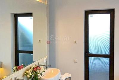 Priveliste Panoramica Spre Oras Si Masivul Tampa - 20