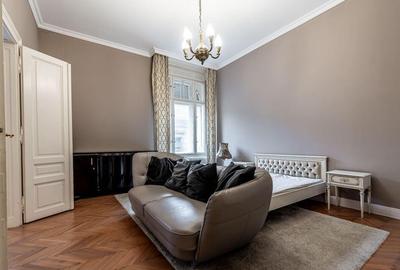 Apartament spatios cu 3 camere de LUX pe Metianu Comision 0 - 4