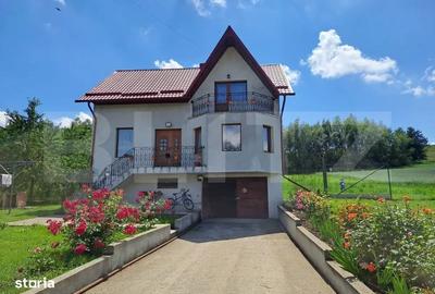 Casă cu 4 camere cu Teren 10000 Mp în Sadova - 2