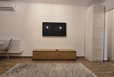 Garsonieră decomandată, mobilată în Titan