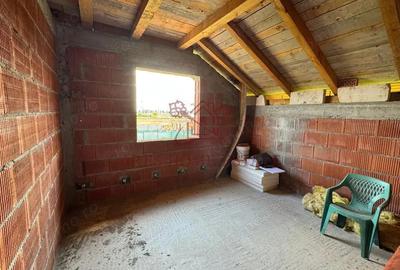 Casă cu Teren 500 Mp în Giroc