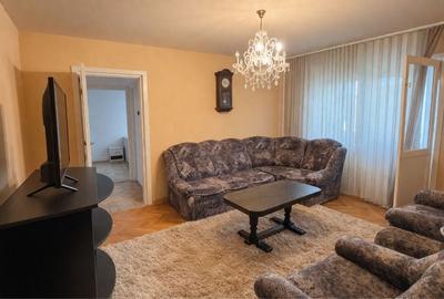 Apartament cu 3 camere decomandat în Complex Studențesc - 1