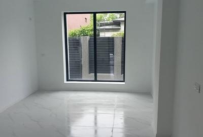 Casă cu 5 camere cu Teren 250 Mp în Mihai Bravu - 10