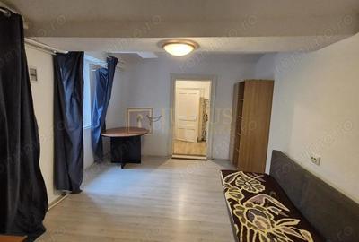 Apartament cu 2 camere semidecomandat în Traian