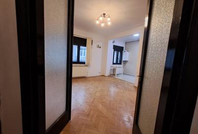 De vânzare: apartament cu 2 camere, pe Calea Dorobanților - 5