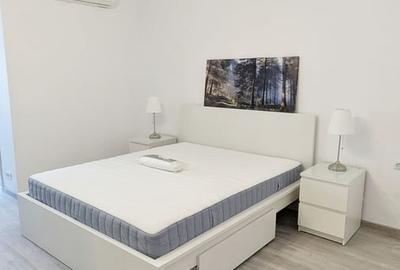 Garsonieră decomandată în Decebal