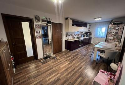 Apartament cu 4 camere decomandat în Central - 3
