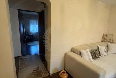 Apartament cu 4 camere decomandat în 9 Mai - 15