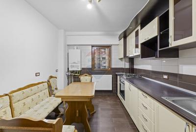 Apartament 3 camere de inchiriat, 2 bai, balcon, Bdul. Revolutiei Apartament 3 camere de inchiriat, 2 bai, balcon, Bdul. Revolutiei - 4