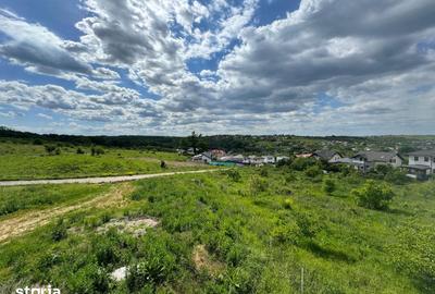 Teren de 1077 mp, în Bârnova - 2