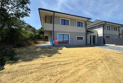 Casă cu Teren 500 Mp în Central - 5