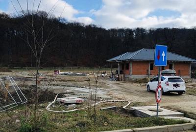 Casă cu 3 camere cu Teren 500 Mp în Central - 2