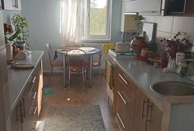 Apartament cu 2 camere decomandat în Micro 1 - 5