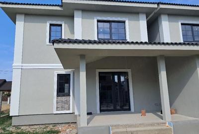 Casă cu 4 camere cu Teren 300 Mp în Moșnița Nouă - 3