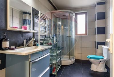 Casă cu 6 camere cu Garaj în Central - 10