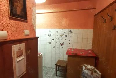 Inchiriez garsoniera micro 4 - 6