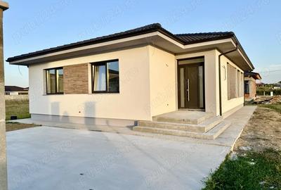 Casă cu 4 camere cu Teren 420 Mp în Central