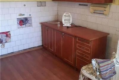 Casă cu 4 camere în Central - 2