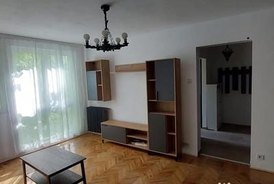 Apartament cu 2 camere semidecomandat, mobilat în Costin Georgian