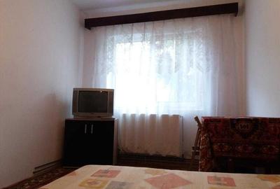 Apartament cu 3 camere decomandat în Micro 4 - 5